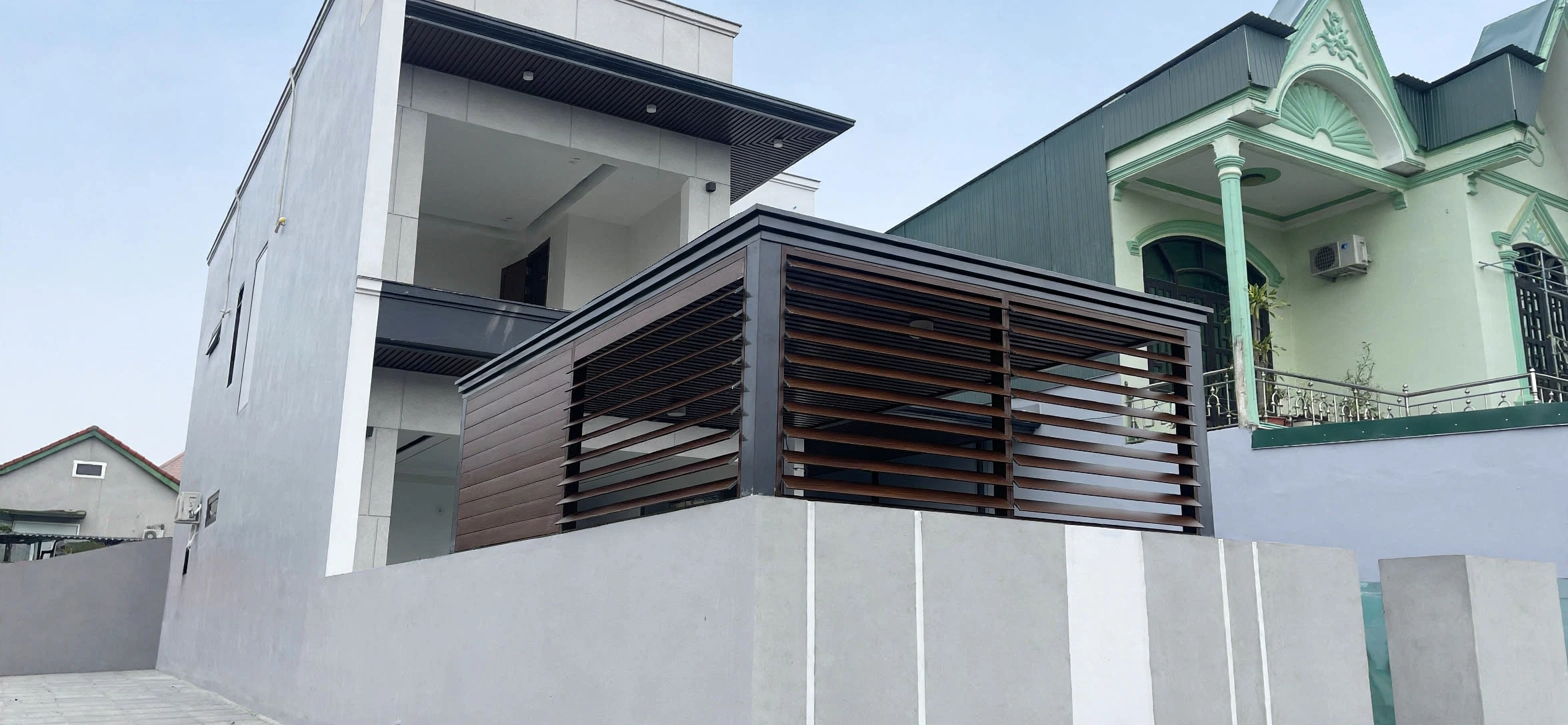 Cửa chớp nhôm W pro