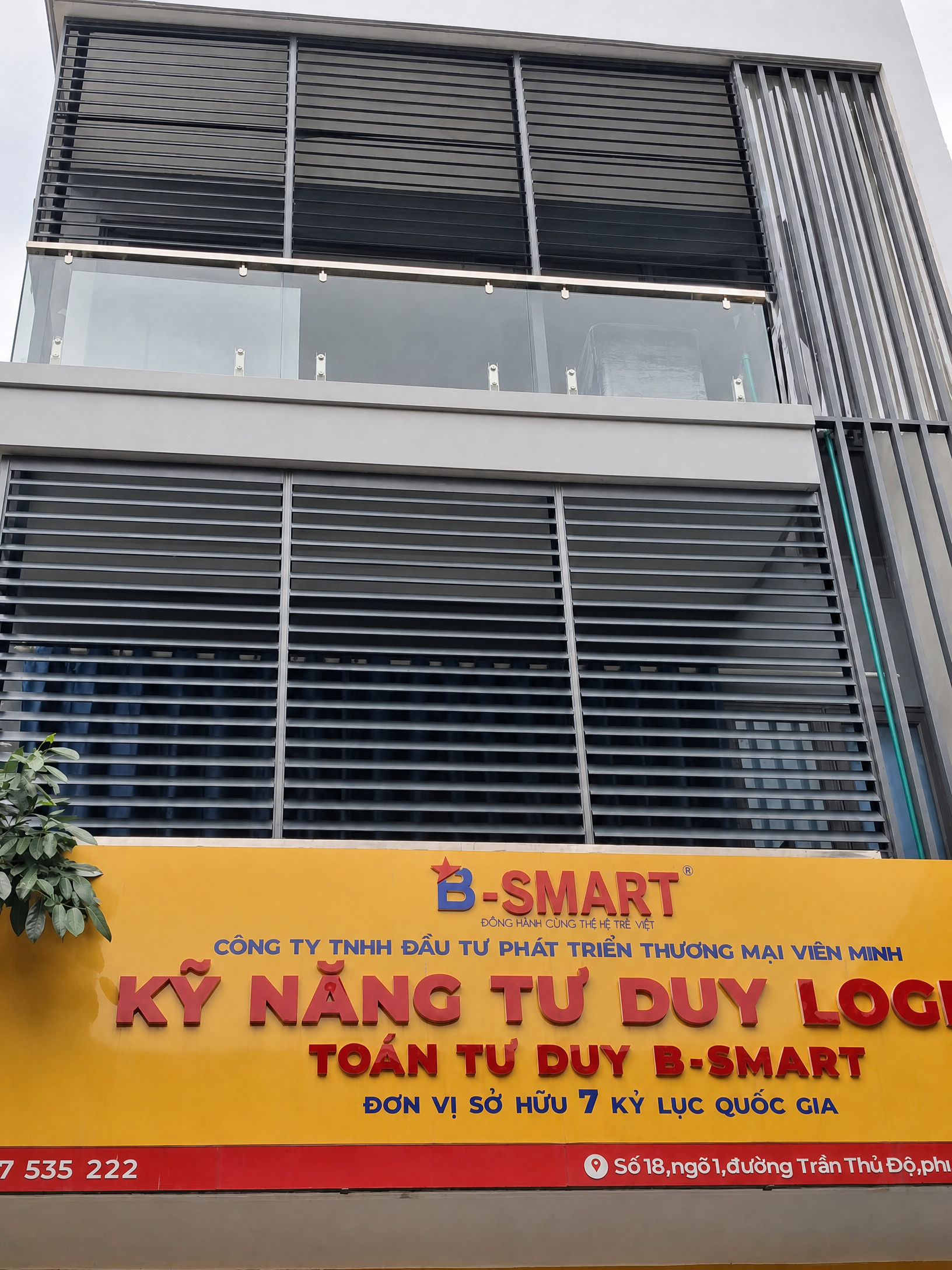 Lắp đặt lam nhôm chắn nắng 4