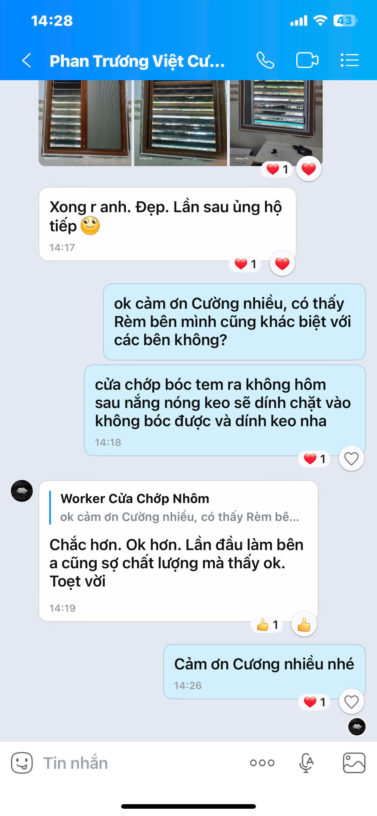 khach hàng lắp cửa chớp kết hợp rèm