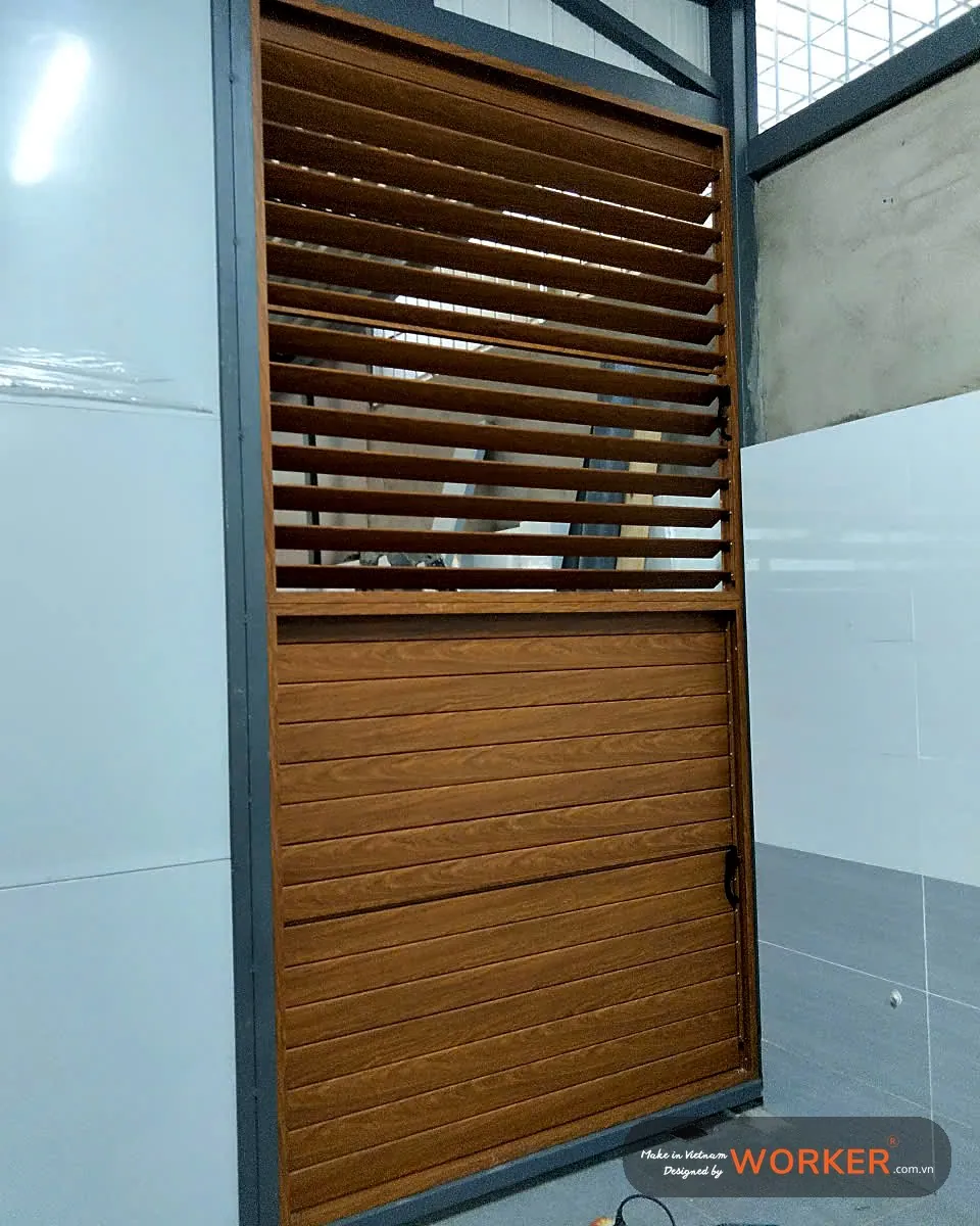 Ô chớp nhôm vân gỗ: trên lá lật, dưới ô kín (1) – Worker-Pro, vân gỗ Giáng Hương