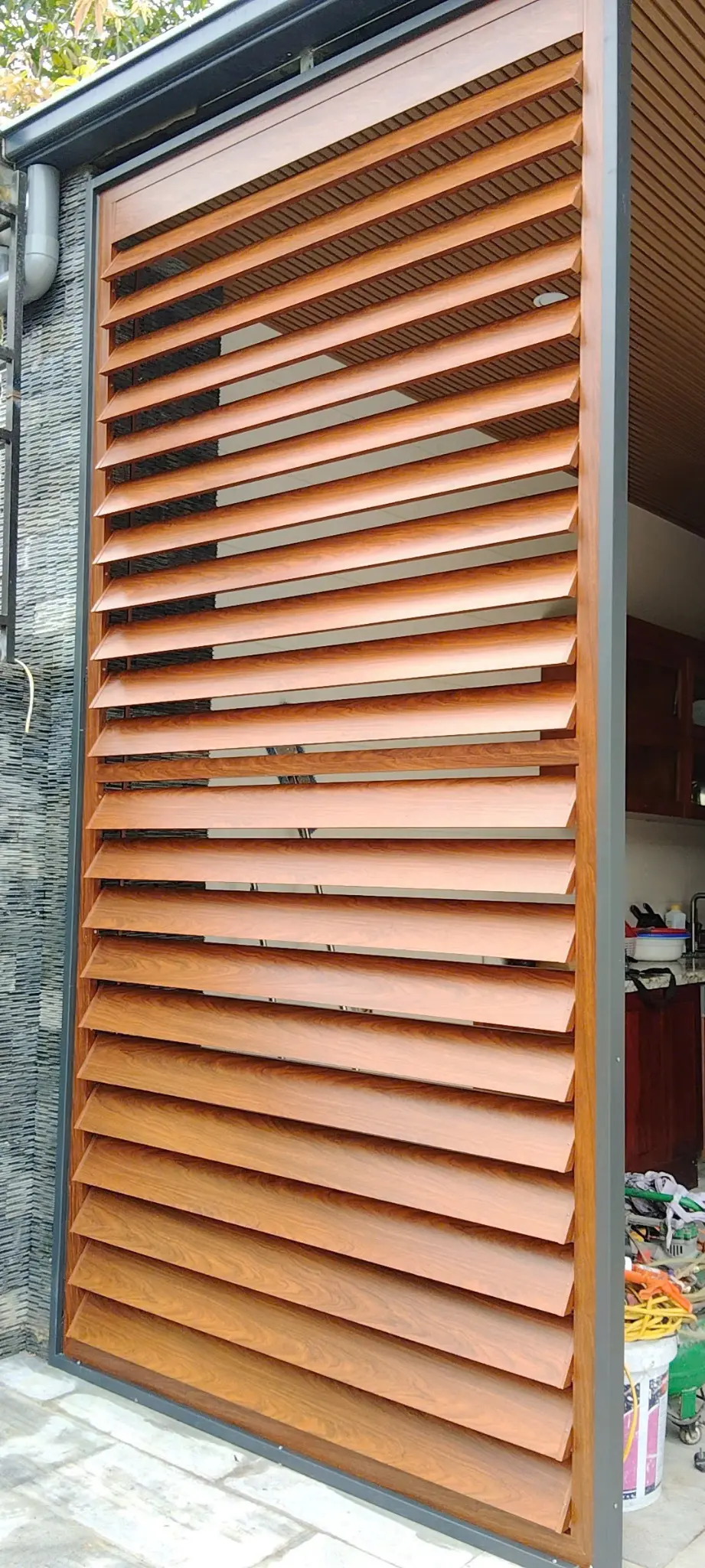 Cửa chớp nhôm Worker-Max 2